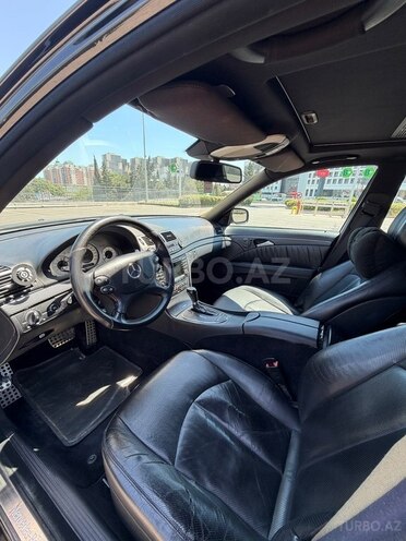 Mercedes E 350-11