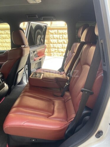 Lexus LX 450d-6