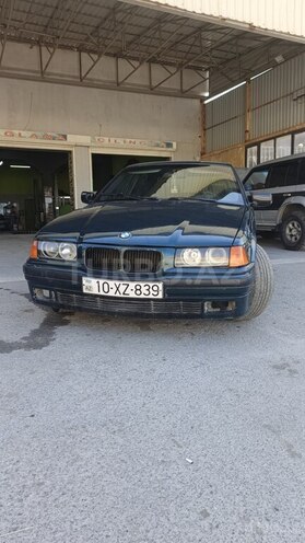 BMW 320-1