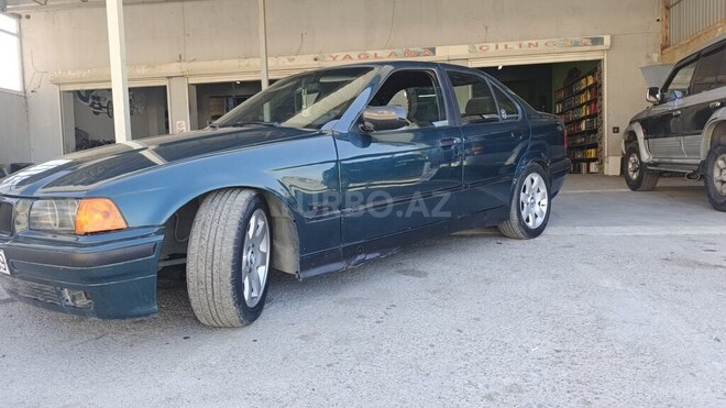 BMW 320-2