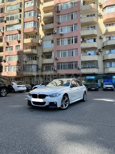 BMW 320-1