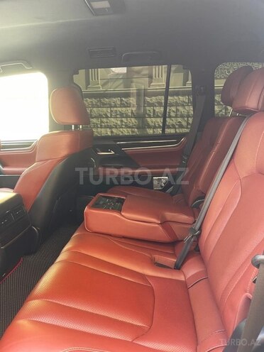Lexus LX 450d-9