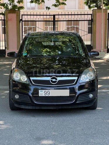 Opel Zafira-1
