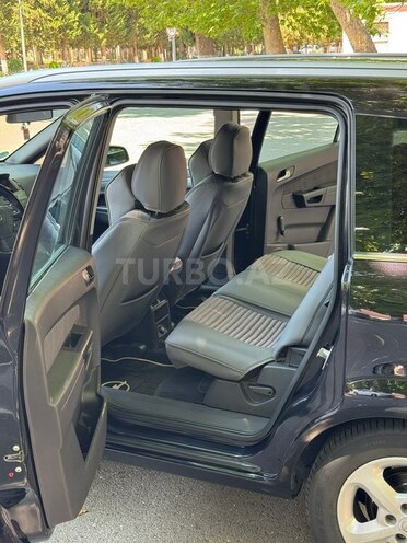 Opel Zafira-9