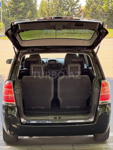 Opel Zafira-10