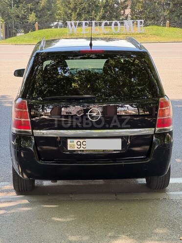 Opel Zafira-4