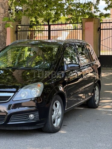 Opel Zafira-2