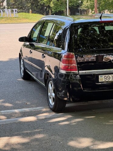 Opel Zafira-6