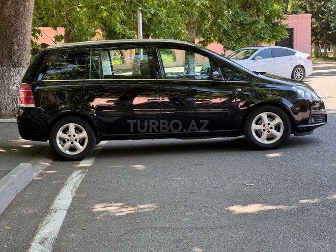 Opel Zafira-12