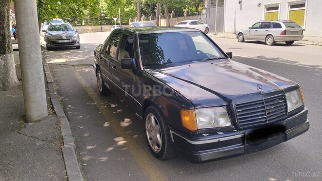 Mercedes 200 E-1