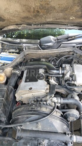 Mercedes 200 E-2