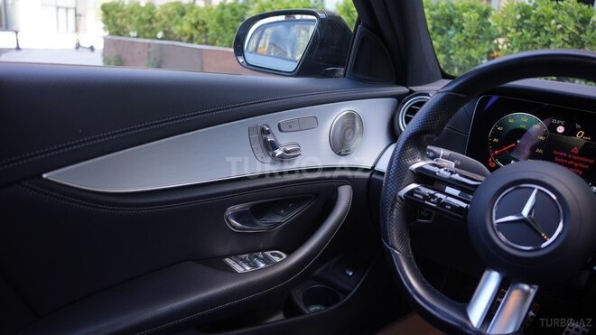 Mercedes E 300 e-8
