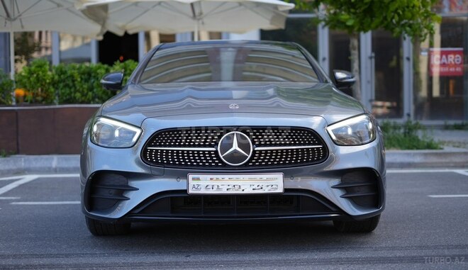 Mercedes E 300 e-2