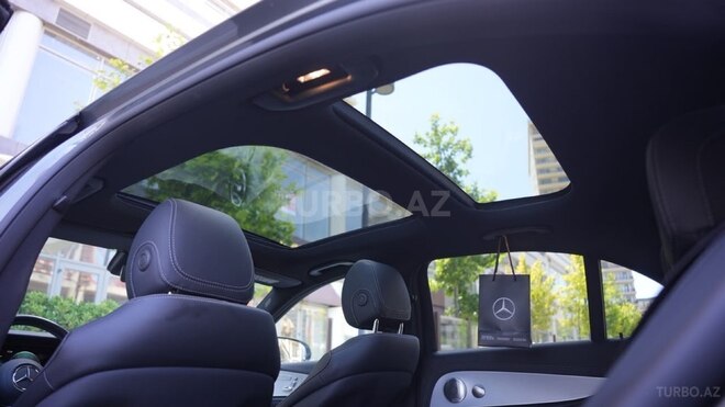 Mercedes E 300 e-13