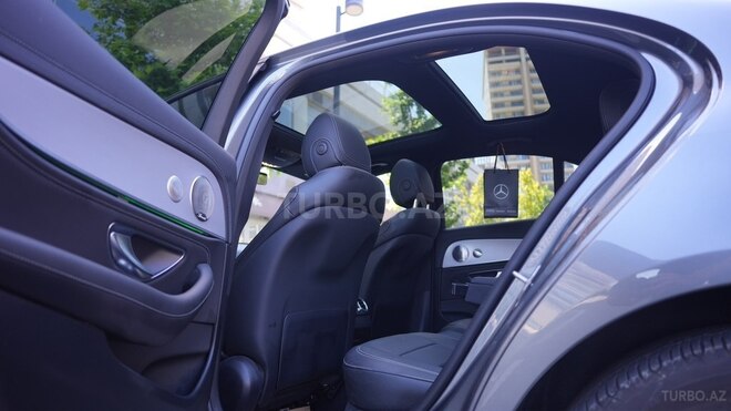 Mercedes E 300 e-9