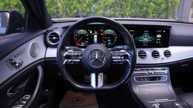 Mercedes E 300 e-5