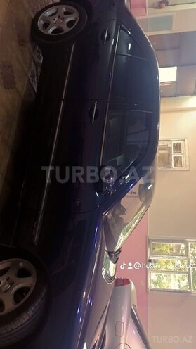 Mercedes E 240-4
