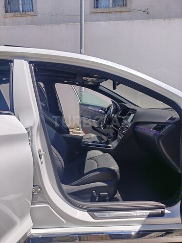 Hyundai Sonata-8