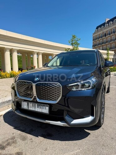 BMW iX1-2