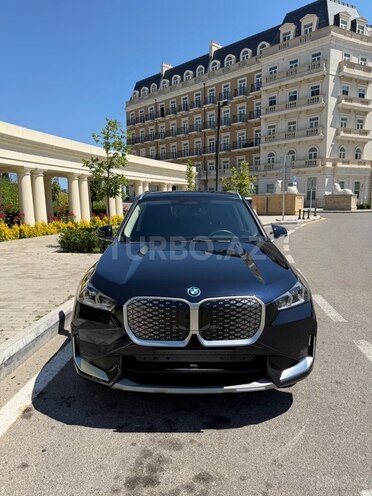 BMW iX1-1