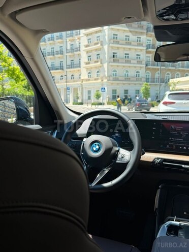 BMW iX1-10