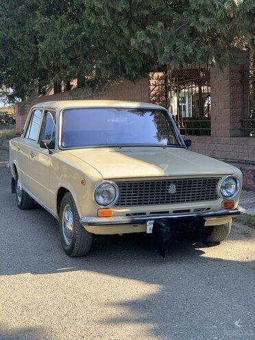 LADA (VAZ) 21011-1