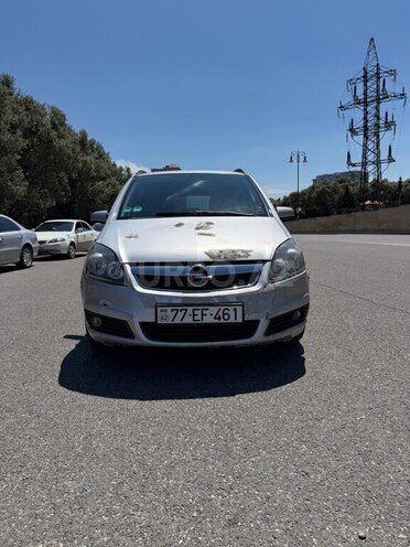 Opel Zafira-1