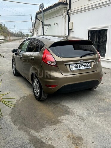 Ford Fiesta-2