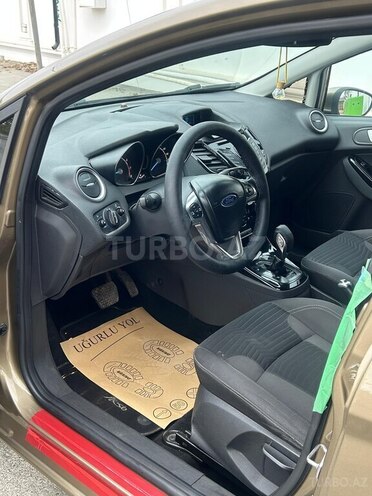 Ford Fiesta-9