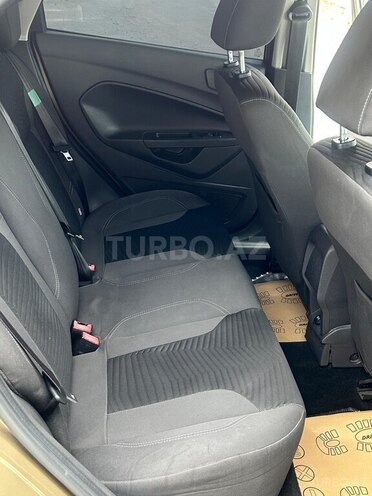 Ford Fiesta-10