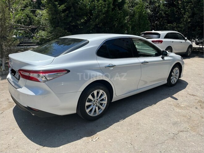 Toyota Camry-15