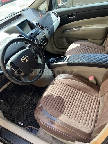 Toyota Prius-3