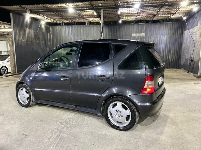 Mercedes A 190-5
