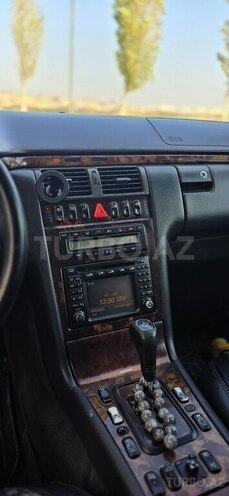 Mercedes E 320-4