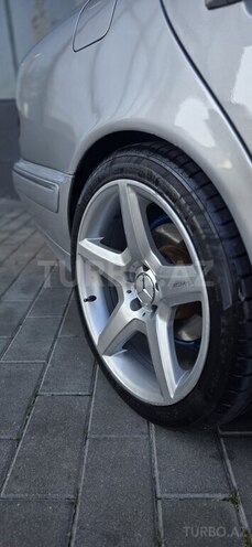Mercedes E 320-7
