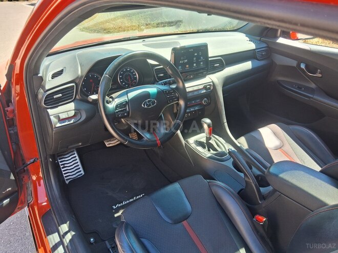 Hyundai Veloster-3