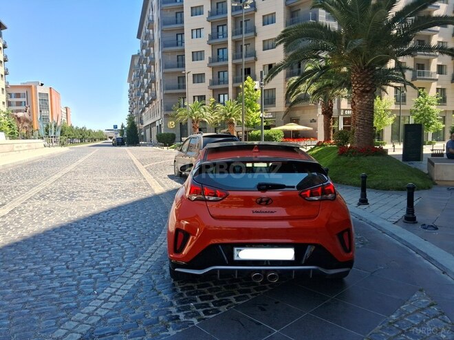 Hyundai Veloster-2