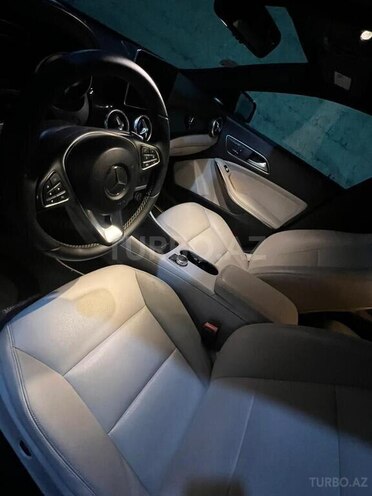 Mercedes CLA 250 4MATIC-7