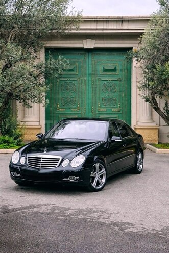 Mercedes E 220-1