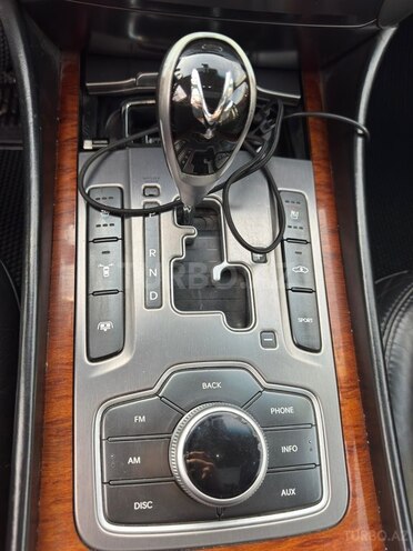 Hyundai Equus-19