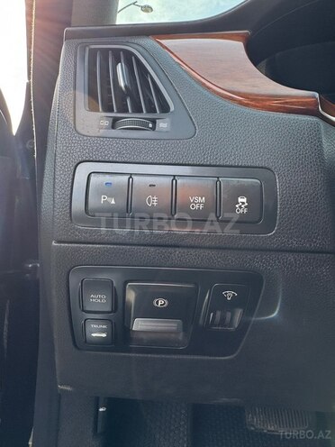 Hyundai Equus-17