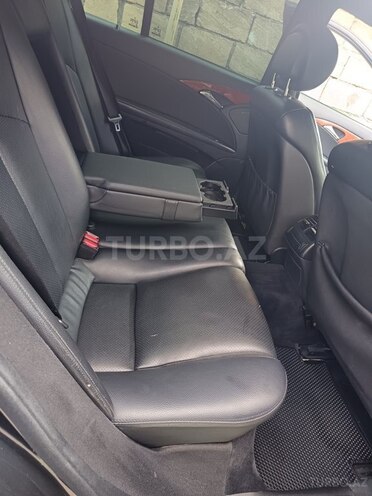 Mercedes E 220-12