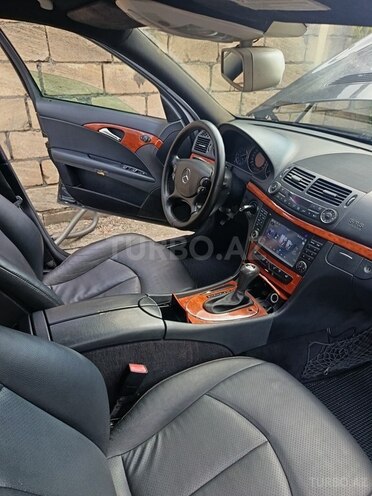Mercedes E 220-13
