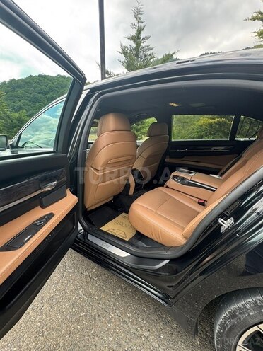 BMW 740-15