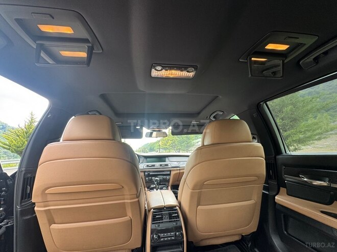 BMW 740-12