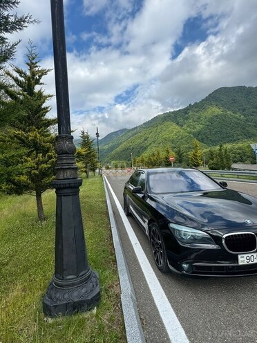 BMW 740-16