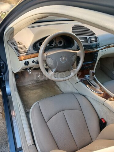 Mercedes E 320-2