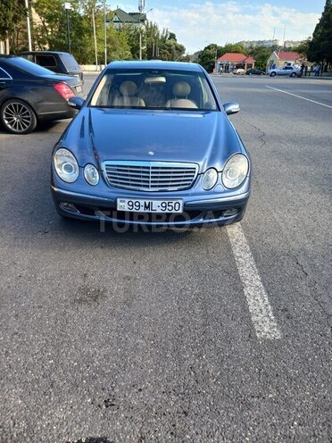 Mercedes E 320-1
