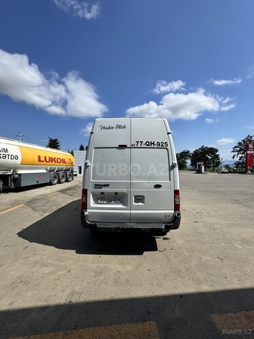 Ford Transit-8