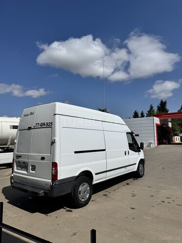 Ford Transit-5
